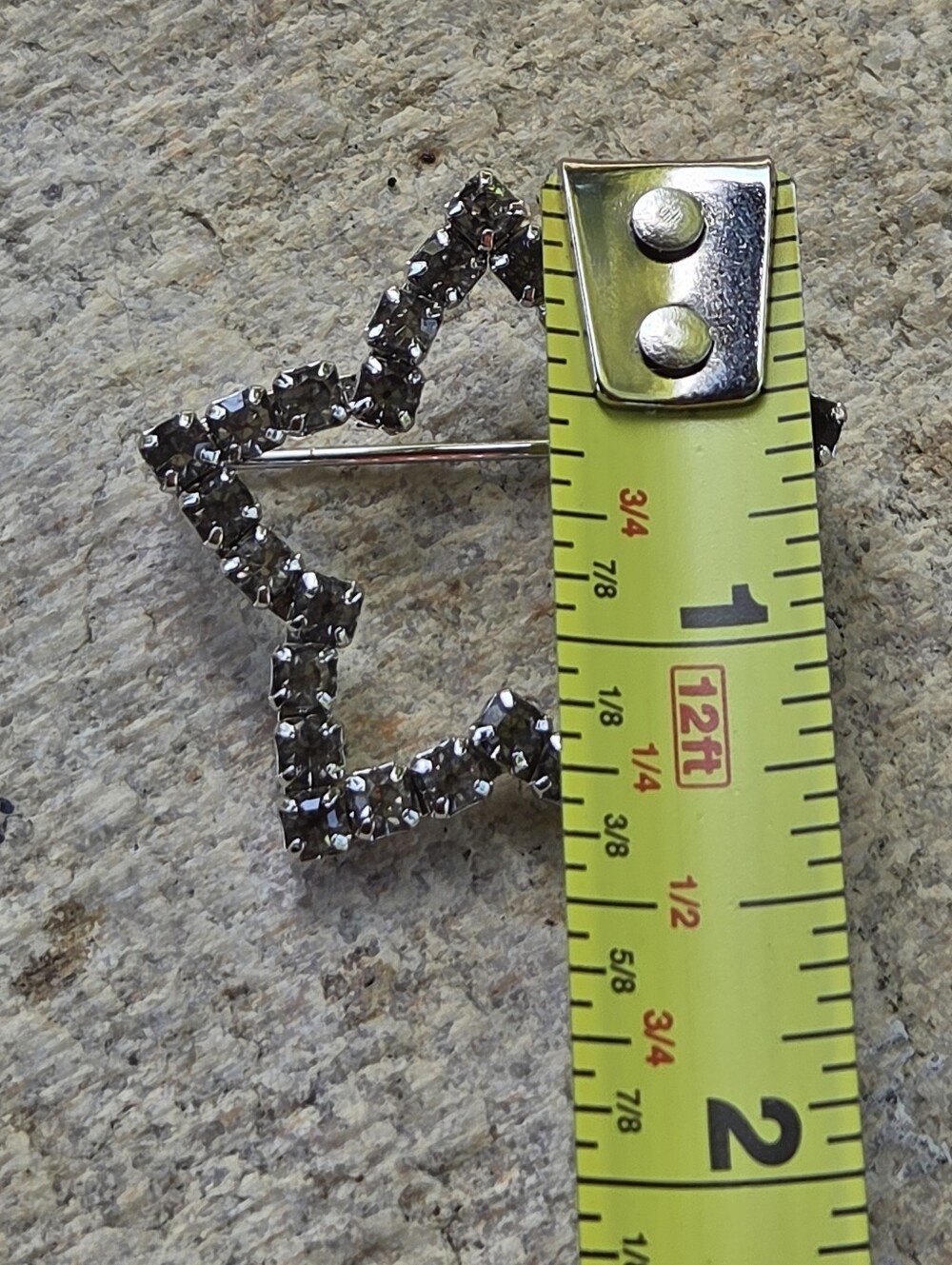 AVON Rhinestone Star Brooch - Picture 3 of 3